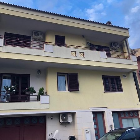 Apartamento Mansarda Mentana Due Vittoria Exterior foto